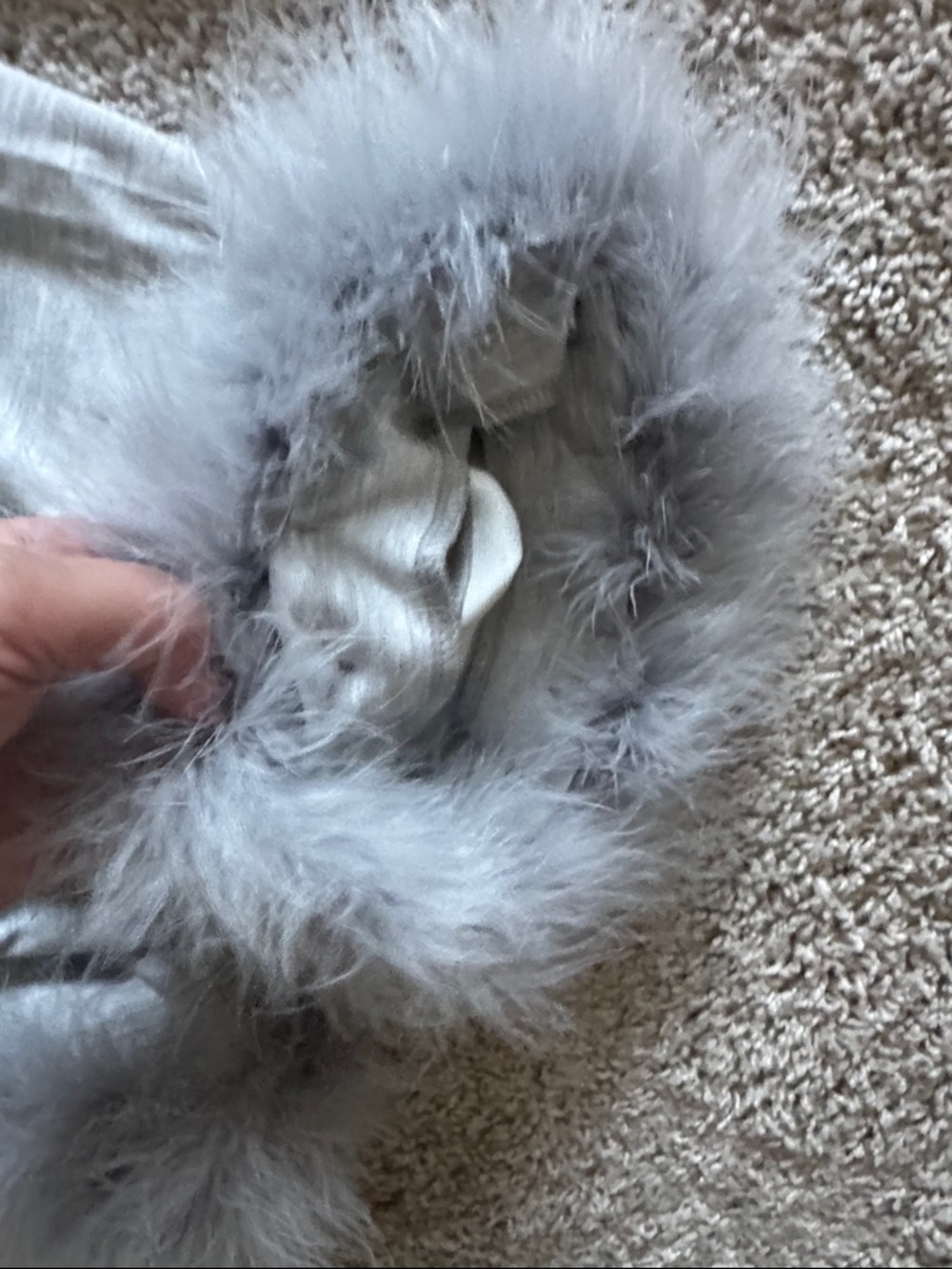 Sleeper luxury feather trim pajamas - Picture 6 of 8